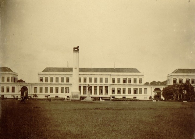 Ill. 4. Waterlooplein